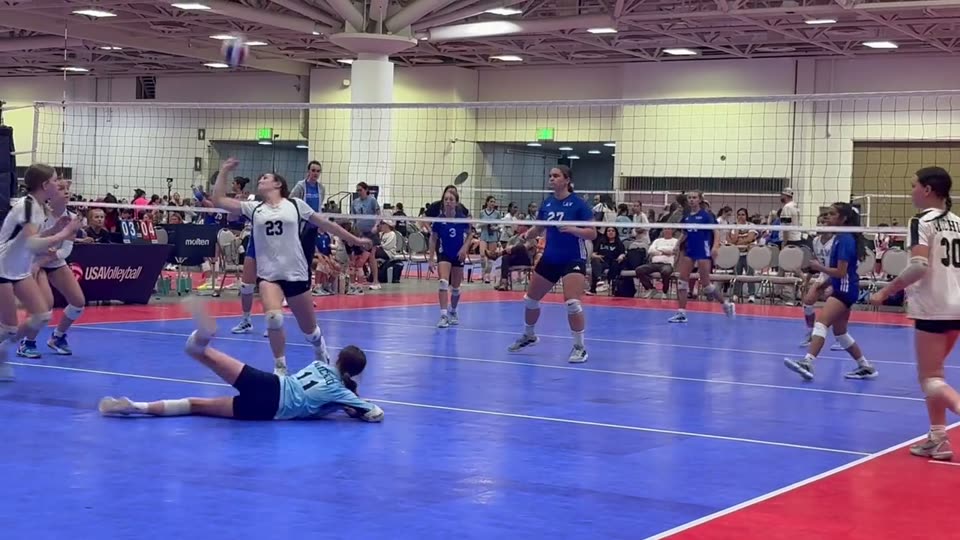 Adrianna at the net during the USAV Girls Junior National Championship in Minneapolis